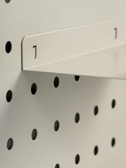 FUNDERPanel perforado FUNDER 52x42 con accesorios beis