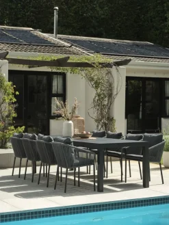 HESTEHAVE + GILJAMesa HESTEHAVE L205/275 negro + 4 sillas GILJA gris