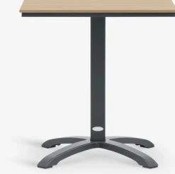 HOBRO + AIDTMesa HOBRO L70 + 2 sillas AIDT natural