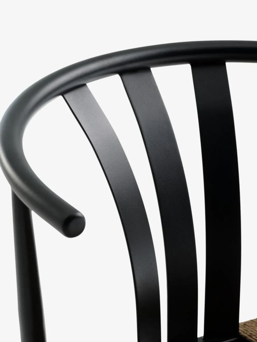 HOBRO + TAGMARKMesa HOBRO L70 natural + 2 sillas TAGMARK negro
