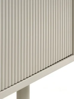 OVTRUPAparador OVTRUP 3 puertas beis