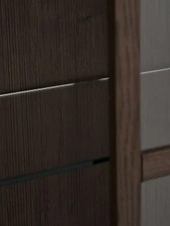 VESTERBYVitrina VESTERBY baja 2 puertas roble oscuro